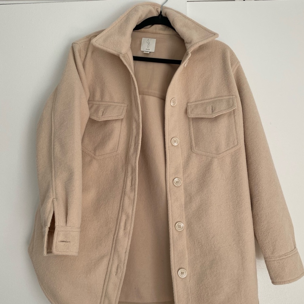Nude/ light tan shacket